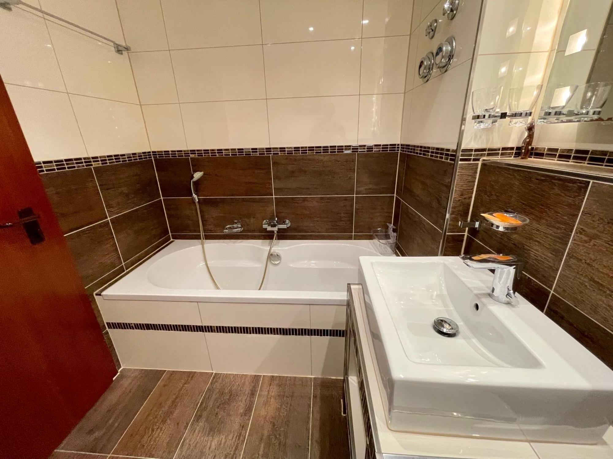 Wunderschoenes 2 Zimmer Apartment Zentrum Goldstadt Pforzheim Exteriör bild
